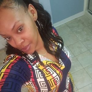 Meet your Posher, Deidra